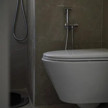 Stylish Near Center Apartment *